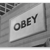 Obey - samolepka na kartu